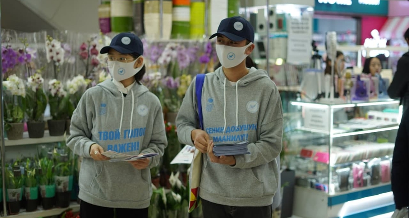 Ыктыярчылар шайлоочуларды маалымдоодо Боршайкомго жардам беришти