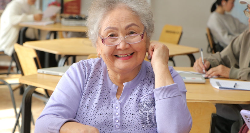 Карылардын эл аралык күнүнө карата жарандык жана санариптик билим берүү борборлорунда улуу муундагы жарандар үчүн “Санарип 50+” тренингдери өтөт