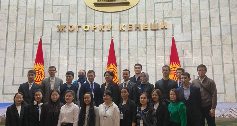 70 жарандык жана санариптик билим берүү борборунда ачык эшик күнү ѳткѳрүлдү